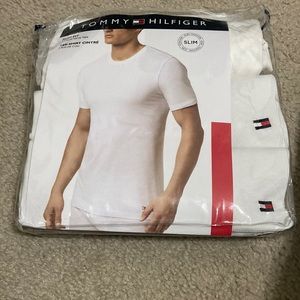 Tommy Hilfiger white t- shirt